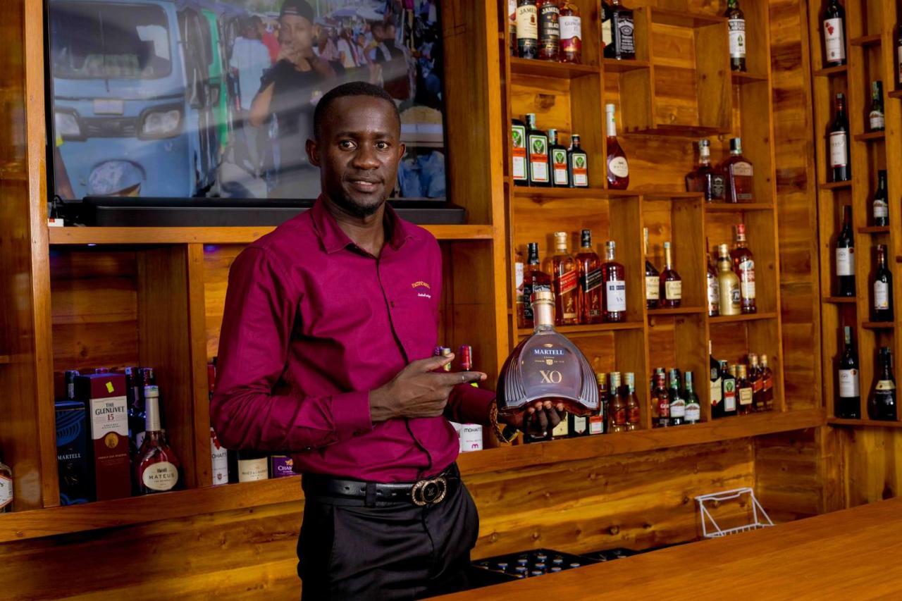 Hadjens Hotel Mwanza Kültér fotó